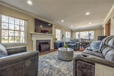 6203 Morningside Dr, Kansas City, MO 64113 - photo 4