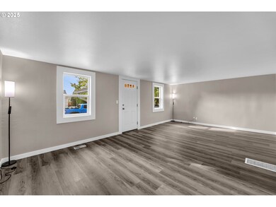 308 NW 40th St, Vancouver, WA 98660 - photo 4