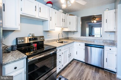 809 W Spring Meadow Ct, Edgewood, MD 21040 - photo 5