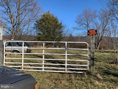 11169 Winchester Grade Rd, Berkeley Springs, WV 25411 - photo 3