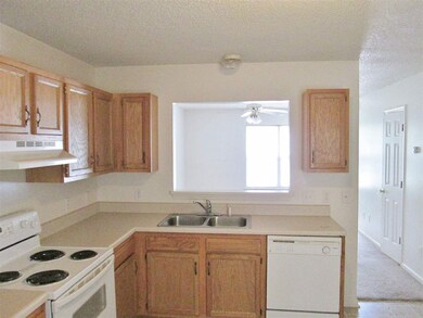 323 Bracken Place, Jacksonville, NC 28540 - photo 3