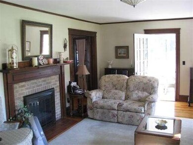 142 Salisbury St, Holden, MA 01520 - photo 3