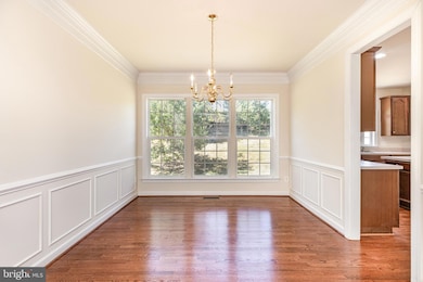 19176 Potomac Crest Dr, Triangle, VA 22172 - photo 5