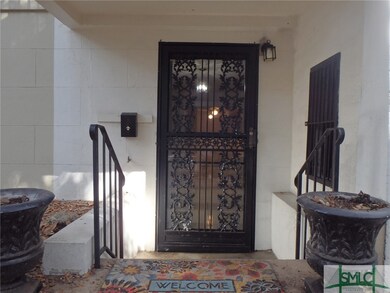 114 E Jones St unit A, Savannah, GA 31401 - photo 2