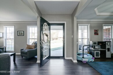 8906 Adams Run Ct, Louisville, KY 40228 - photo 2