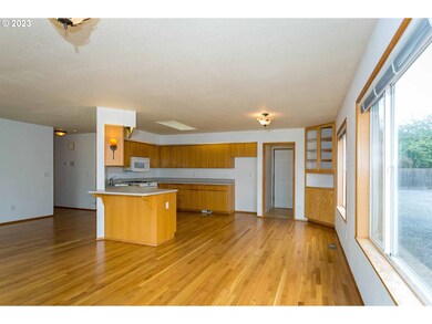 2813 22nd Ave, Forest Grove, OR 97116 - photo 5