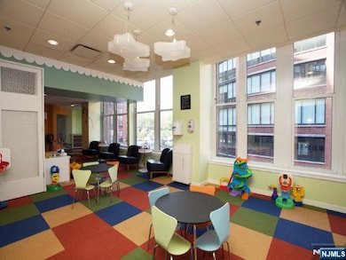 1125 Maxwell Place unit 624, Hoboken, NJ 07030 - photo 6