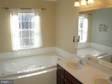 8060 Pennington Dr, Laurel, MD 20724 - photo 2