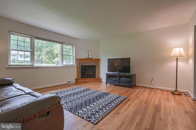 5817 Dale Dr, Sykesville, MD 21784 - photo 7