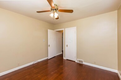 420 Clarendon St-11