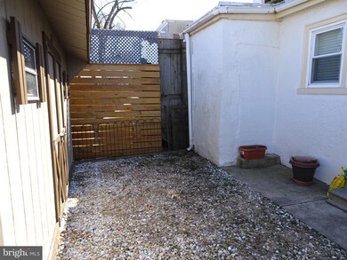 913 Clayton St, New Castle, DE 19720 - photo 4