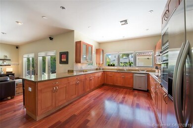 Fabulous Kitchen Overlooks Pool & BBQ Pavilion