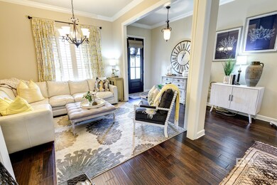 Dining area used as extra LR space