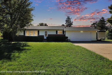 4311 Woodhaven Dr, Lansing, MI 48917 - photo 2