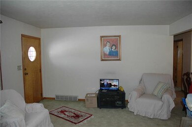 Additional photo of living room