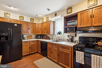 235 Summit Ave, Conshohocken, PA 19428 - photo 4