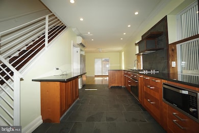 1707 N Howard St, Philadelphia, PA 19122 - photo 2