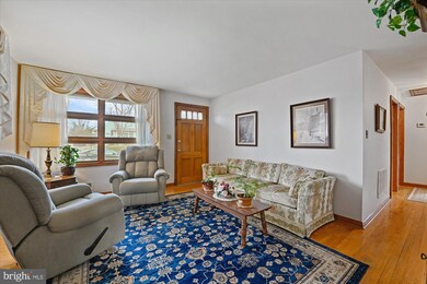 543 Shipley Rd, Linthicum Heights, MD 21090 - photo 3