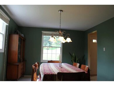 Dining Room. Spacious formal dining room for gathe