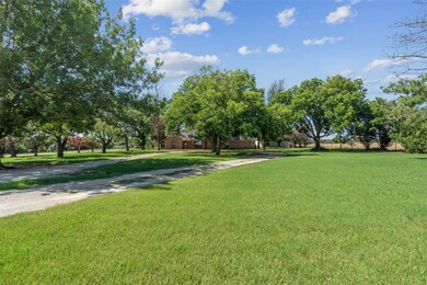 607 Pine Rd, Poolville, TX 76487 - photo 3