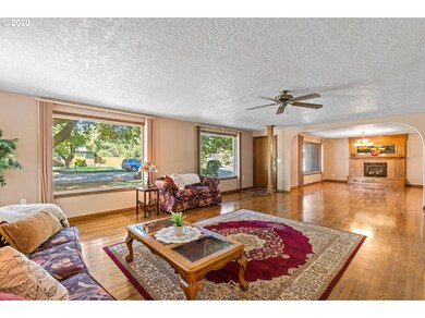 922 N Maple Ln, Canby, OR 97013 - photo 4