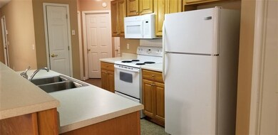 107 Rolling Woods Cir, Warner Robins, GA 31088 - photo 2