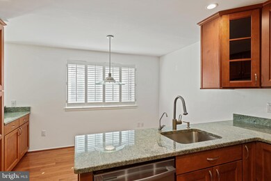 8961 Skyrock Ct, Columbia, MD 21046 - photo 7