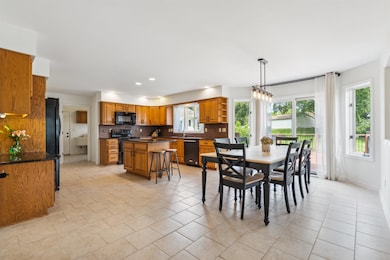 906 Barnett Dr, Cedar Falls, IA 50613 - photo 6