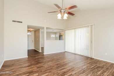 5523 W Mission Ln, Glendale, AZ 85302 - photo 4