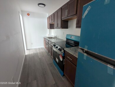 153 4th Ave unit 1st floor, Albany, NY 12202 - photo 2