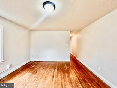 4534 Avondale St unit 2, Bethesda, MD 20814 - photo 4