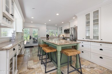 2507_5174_main_gore_dr_interior_kitchen_