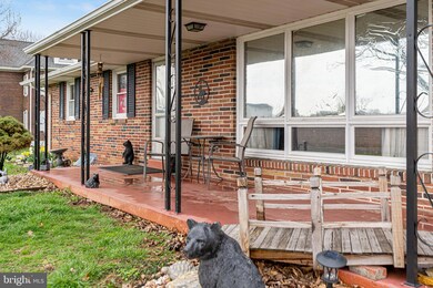 428 Snyder Rd, Reading, PA 19605 - photo 5