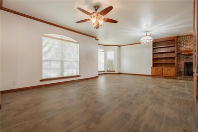 1605 SE 4th St, Moore, OK 73160 - photo 2