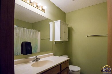 1727 SW Stone Crest Dr, Topeka, KS 66615 - photo 7