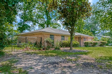 909 Marcolin St, Houston, TX 77088 - photo 5