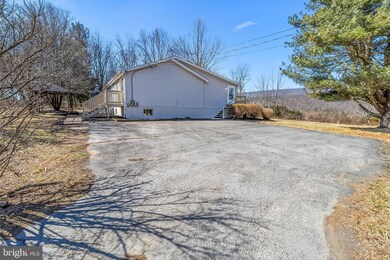 75 Apple Orchard Ct, Berkeley Springs, WV 25411 - photo 2