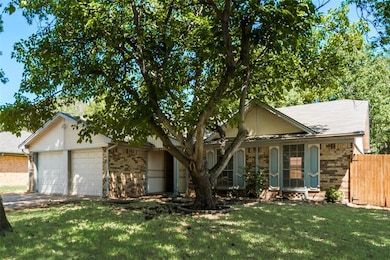 8229 Irish Dr, North Richland Hills, TX 76180 - photo 3