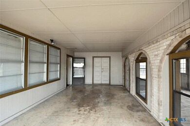 1274 E Common St, New Braunfels, TX 78130 - photo 4