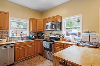 22 Russell St, Franklin, NH 03235 - photo 4