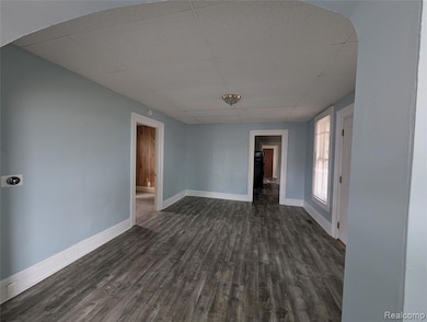 220 W Park St, Lapeer, MI 48446 - photo 4