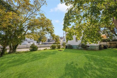 85 Marchant St unit 2, Newport, RI 02840 - photo 3