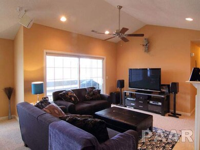 4585 N Thornhill Dr unit 207B, Peoria, IL 61615 - photo 5