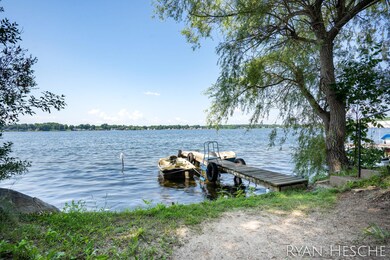7-web-or-mls-2230 Belding Ave-7