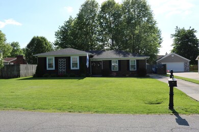 7806 Apple Valley Dr, Louisville, KY 40228 - photo 2