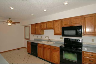 4813 Cedar Dr unit 62, West Des Moines, IA 50266 - photo 4