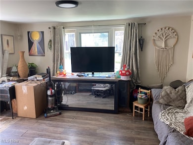 316 Locust St N, Canal Fulton, OH 44614 - photo 2