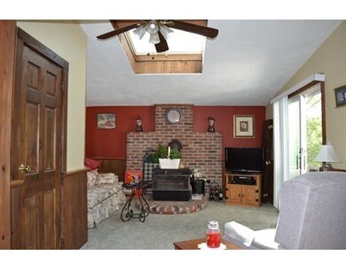 18 Robinson St, Saugus, MA 01906 - photo 5