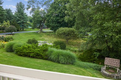 104 W Lyon Farm Dr, Greenwich, CT 06831 - photo 5