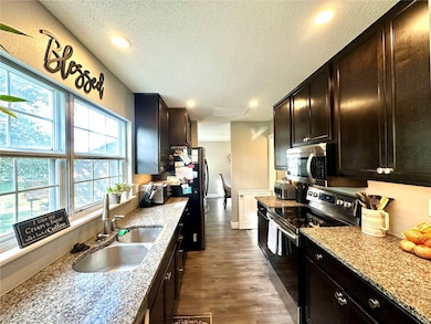 6809 Terrazzo Dr NW, Cedar Rapids, IA 52405 - photo 5